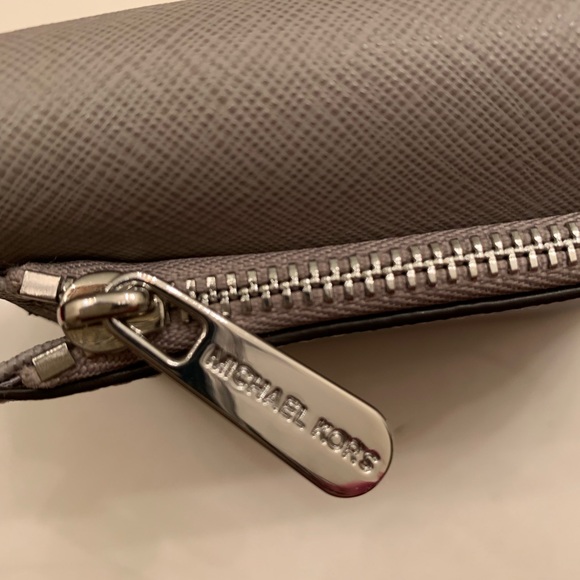 Michael Kors Wallet - Picture 5 of 5